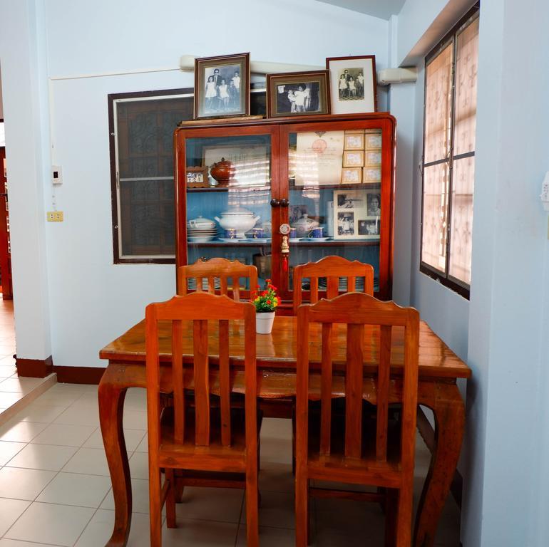 Hotel Ban Yenjid à Ayutthaya Extérieur photo