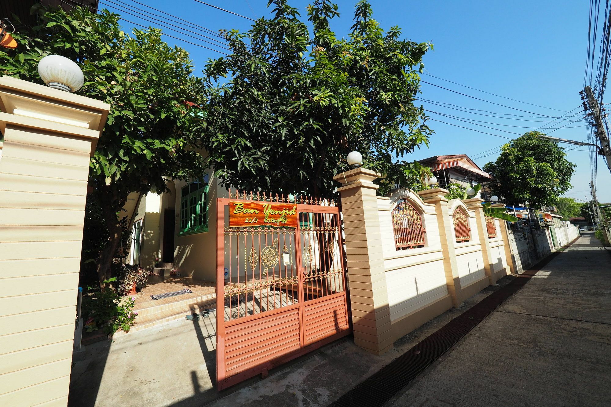Hotel Ban Yenjid à Ayutthaya Extérieur photo
