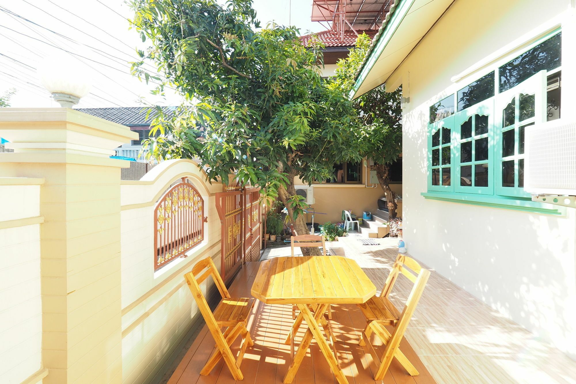 Hotel Ban Yenjid à Ayutthaya Extérieur photo