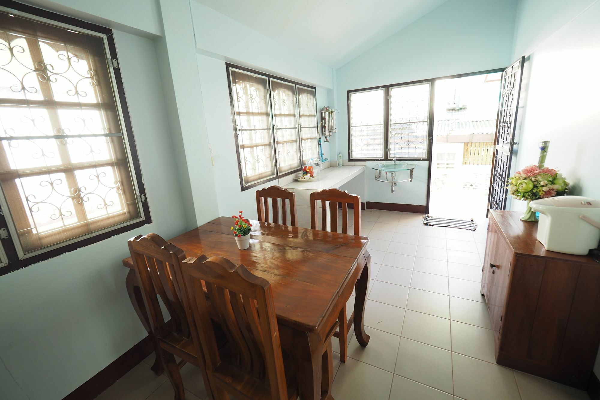 Hotel Ban Yenjid à Ayutthaya Extérieur photo